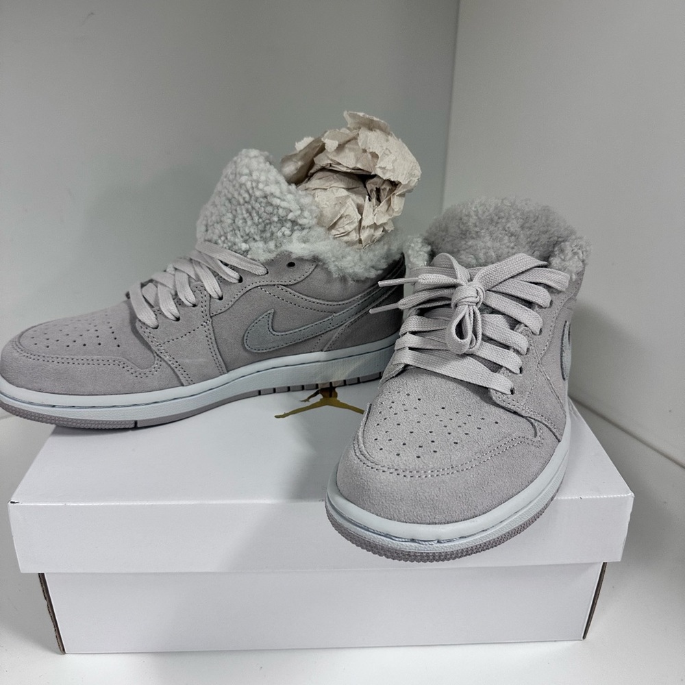 Nike womens air jordan low